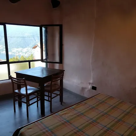 Casa Tarcisio Faggeto Lario